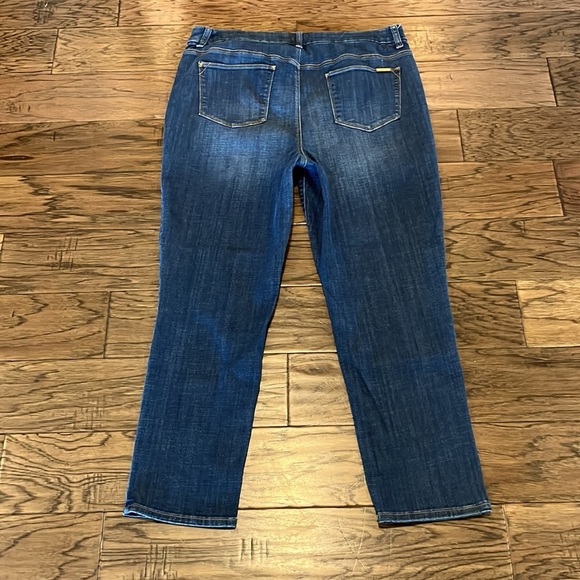 Chico’s So Slimming Girlfriend Ankle Size 2R - Picture 2 of 16